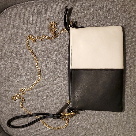 Black and White Colorblock Purse - Picture 1 of 3